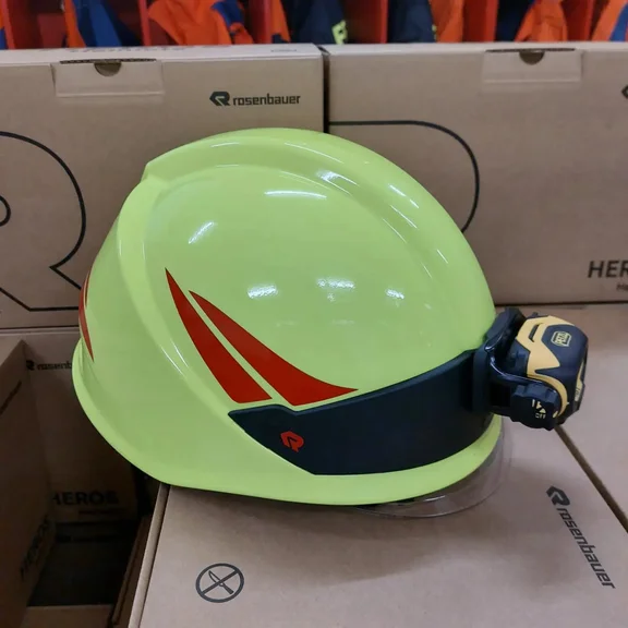 Helm01.jpg